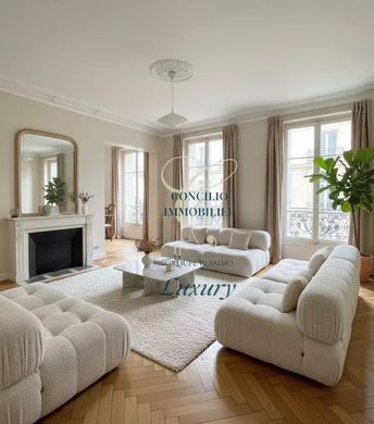 Apartment / Etagenwohnung in Champs-Elysées, Madeleine, Triangle d’or, Paris