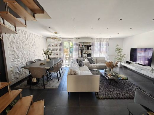 Casa de luxo - Cannes La Bocca, Alpes Marítimos