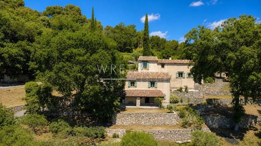 Lüks ev Fayence, Var