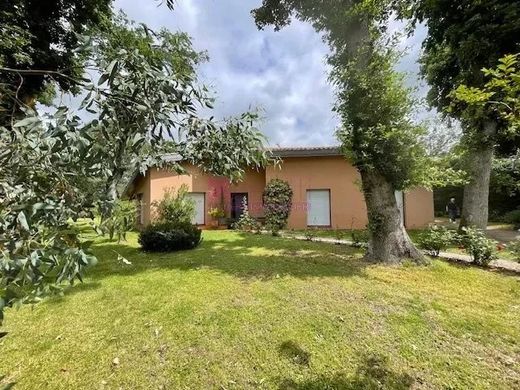 Luxury home in Roquettes, Upper Garonne