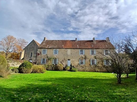 Rural or Farmhouse in La Châtre, Indre
