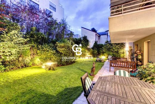 Apartment / Etagenwohnung in Neuilly-sur-Seine, Hauts-de-Seine
