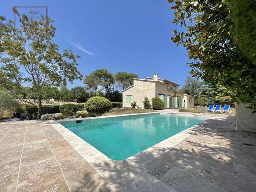 Luxe woning in Roquefort-les-Pins, Alpes-Maritimes