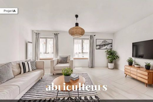 Apartment in Issy-les-Moulineaux, Hauts-de-Seine