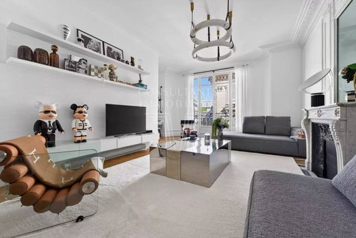 Apartment in Monceau, Courcelles, Ternes, Paris