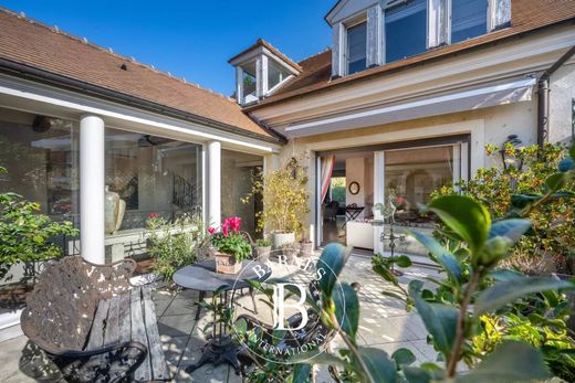 Luxury home in La Celle-Saint-Cloud, Yvelines