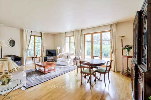 Daire Saint-Cloud, Hauts-de-Seine