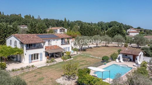 Villa in Châteauneuf-Grasse, Alpes-Maritimes