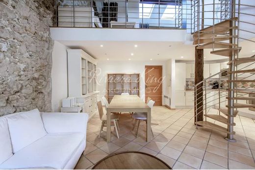 Villefranche-sur-Mer, Alpes-Maritimesのデュプレックス