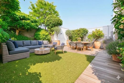 Apartment in La Muette, Auteuil, Porte Dauphine, Paris