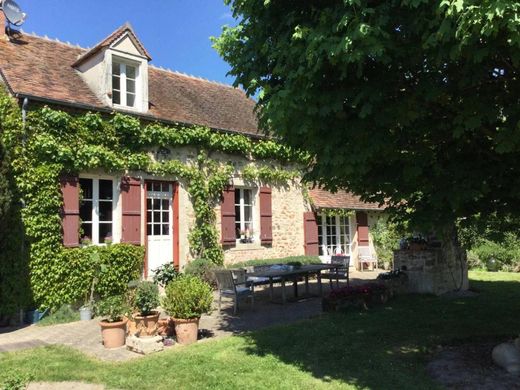 Luxury home in Le Châtelet, Cher