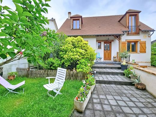 Luxury home in Gournay-sur-Marne, Seine-Saint-Denis