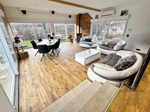 Luxus-Haus in La Garde, Alpes-de-Haute-Provence