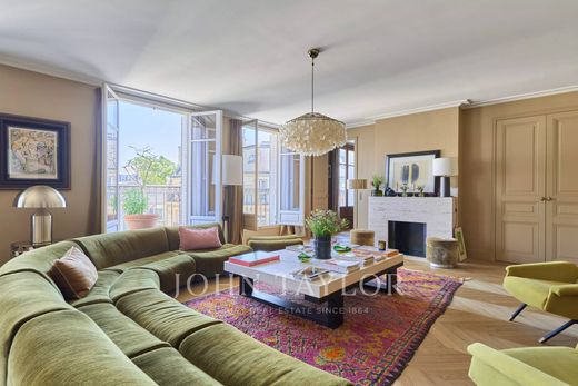 Apartment in Tour Eiffel, Invalides – Ecole Militaire, Saint-Thomas d’Aquin, Paris