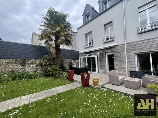 Luxury home in Brest, Finistère