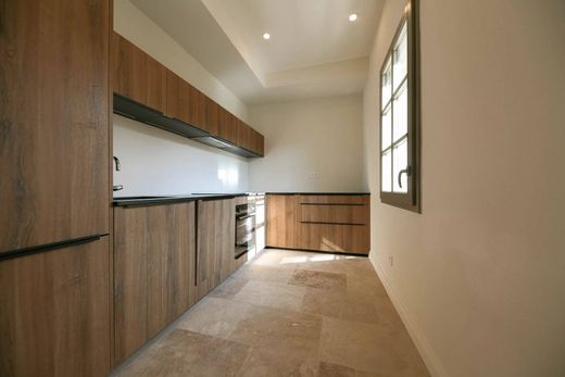 Uzès, Gardのアパートメント