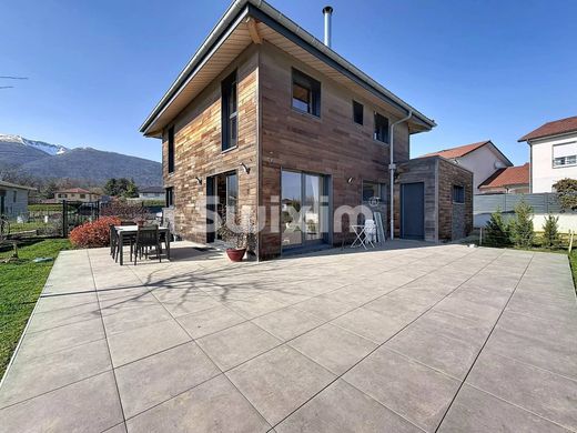 Luxury home in Échenevex, Ain