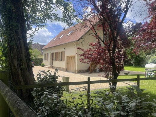 Maison de luxe à Saint-Étienne-la-Thillaye, Calvados