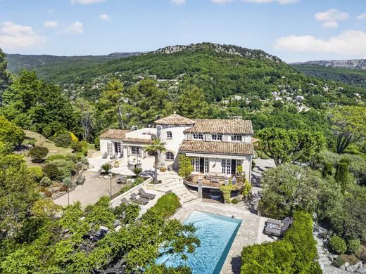 Villa in Châteauneuf-Grasse, Alpes-Maritimes
