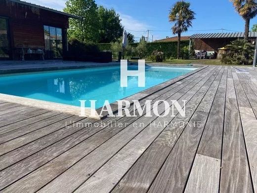 Luxury home in Saint-Selve, Gironde