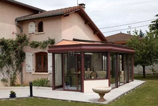 Villa a Pusignan, Rhône