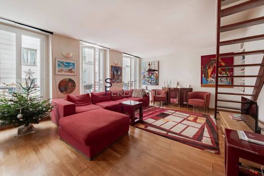 Apartment in Montmartre, Abbesses, Grandes-Carrières, Paris