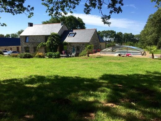 Luxury home in Hanvec, Finistère