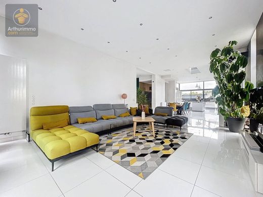 Luxury home in Varennes-Jarcy, Essonne