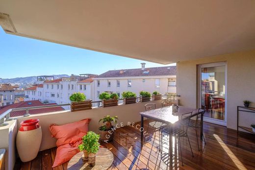 Apartment / Etagenwohnung in Marseille, Bouches-du-Rhône
