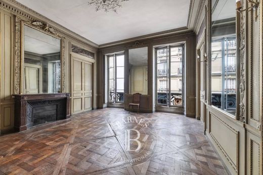 Apartment in Saint-Germain, Odéon, Monnaie, Paris