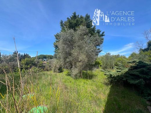 Teren w Arles, Bouches-du-Rhône