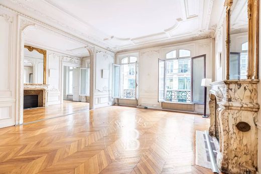 Apartment in Champs-Elysées, Madeleine, Triangle d’or, Paris