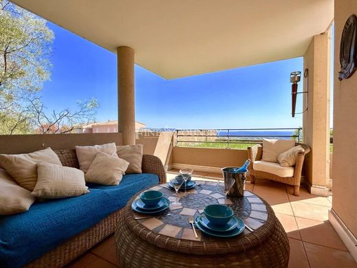 Appartement à Mandelieu-la-Napoule, Alpes-Maritimes