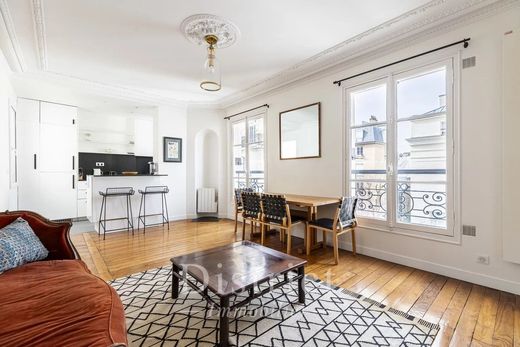 Apartment in Tour Eiffel, Invalides – Ecole Militaire, Saint-Thomas d’Aquin, Paris