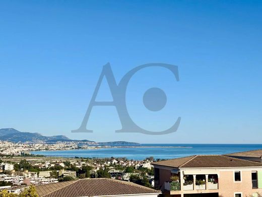 Piso / Apartamento en Villeneuve-Loubet, Alpes Marítimos