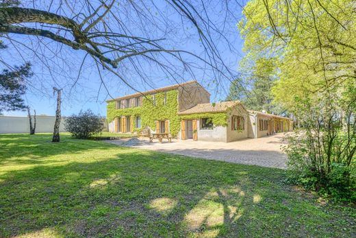 Luxus-Haus in Saint-Julien-de-Concelles, Loire-Atlantique