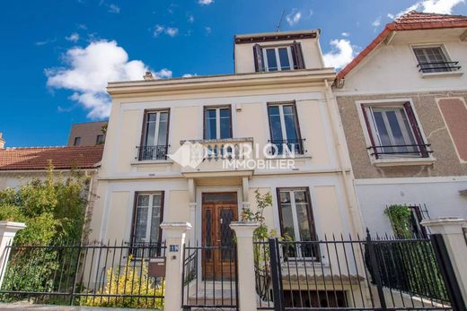 ‏בתי יוקרה ב  Bagnolet, Seine-Saint-Denis