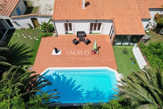 Luxury home in Saint-Georges-d'Oléron, Charente-Maritime