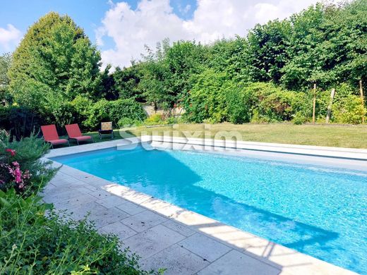 Luxe woning in Saint-Genis-Pouilly, Ain