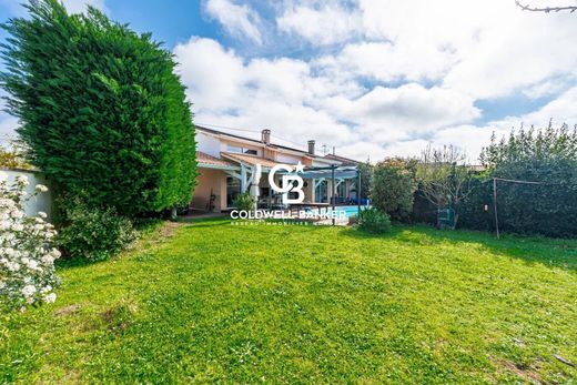 Luxury home in Mérignac, Gironde