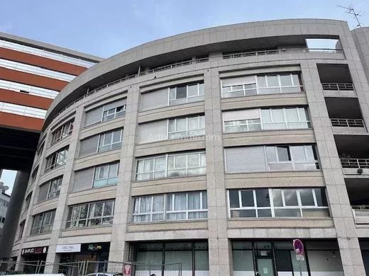 Apartment / Etagenwohnung in Montreuil-sous-Bois, Seine-Saint-Denis