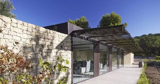 Rural or Farmhouse in Loriol-du-Comtat, Vaucluse