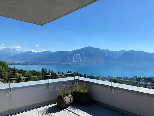 Apartment / Etagenwohnung in Chamby, Riviera-Pays-d'Enhaut District