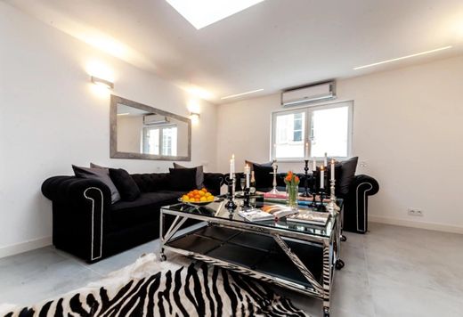 Apartment / Etagenwohnung in Nizza, Alpes-Maritimes