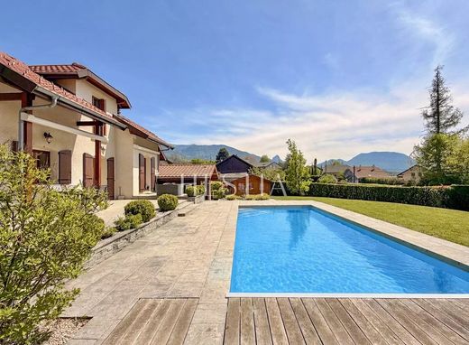 Luxury home in Les Ollières, Haute-Savoie