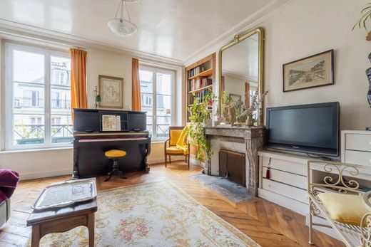 Apartment in Canal Saint Martin, Château d’Eau, Porte Saint-Denis, Paris