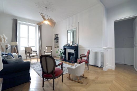 Apartment / Etagenwohnung in Versailles, Yvelines