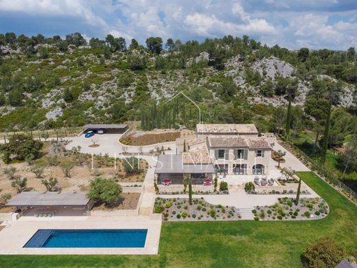 Maussane-les-Alpilles, Bouches-du-Rhôneの高級住宅