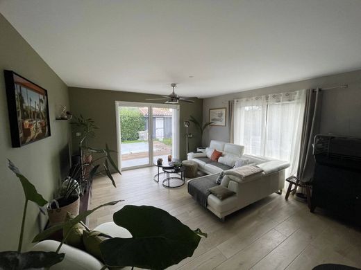 Luxus-Haus in Roquettes, Haute-Garonne