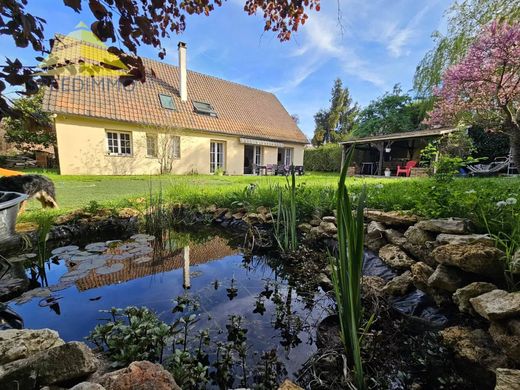 Maison de luxe à Villecresnes, Val-de-Marne